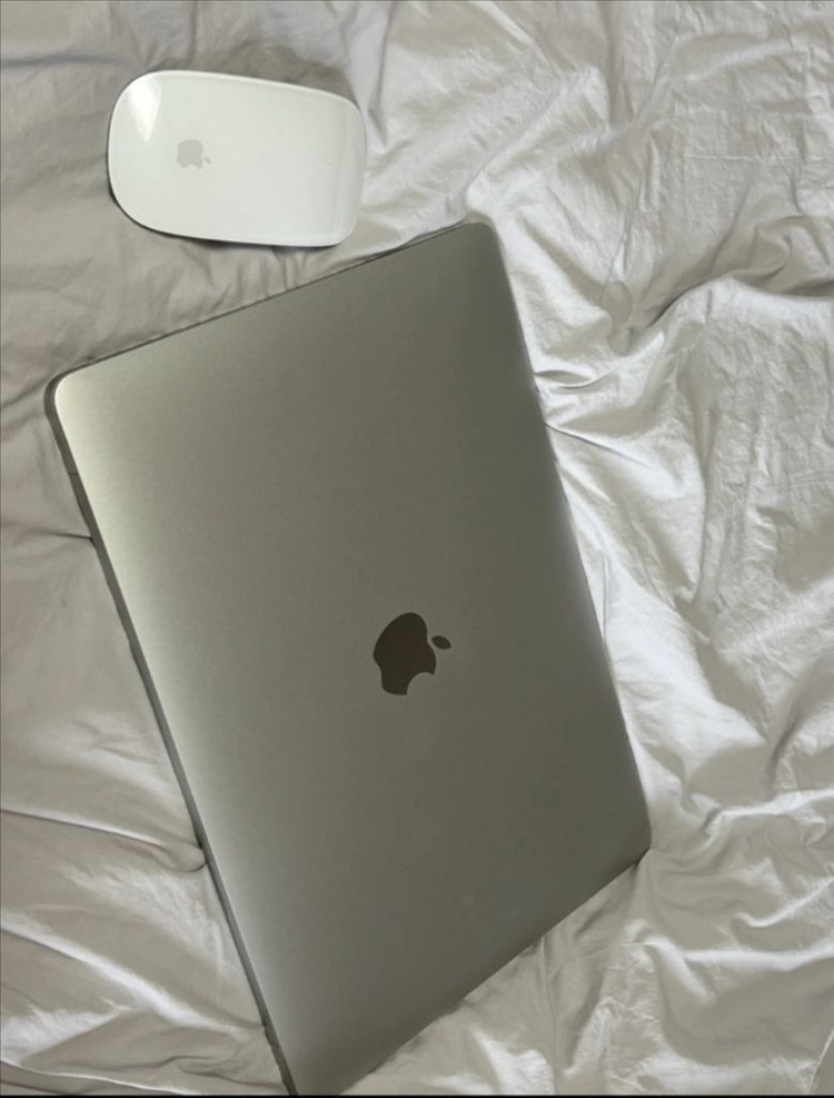 맥북에어 M1 (매직마우스포함) 이미지