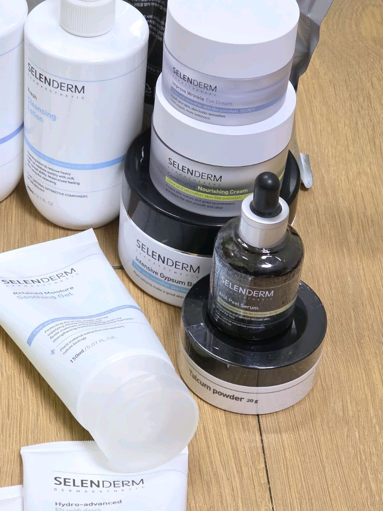 셀렌덤 스킨케어 세트 & 피부미용 재료들 이미지