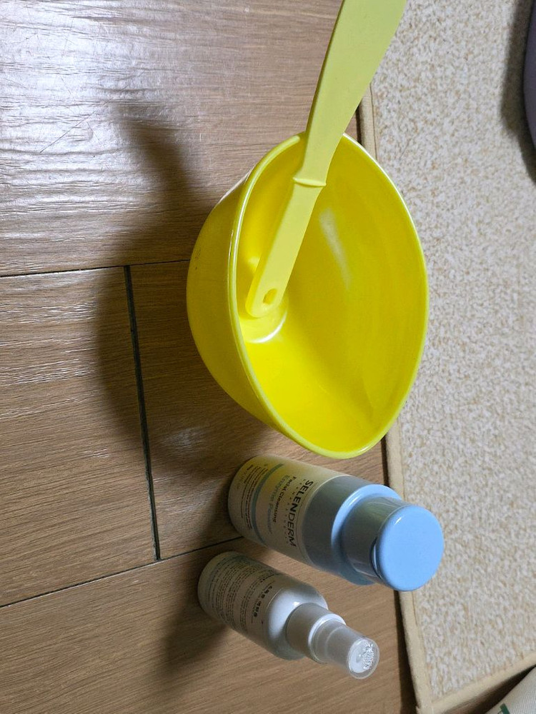 셀렌덤 스킨케어 세트 & 피부미용 재료들 이미지