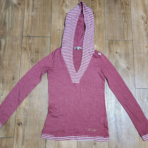 써스데이아일랜드 후드니트티