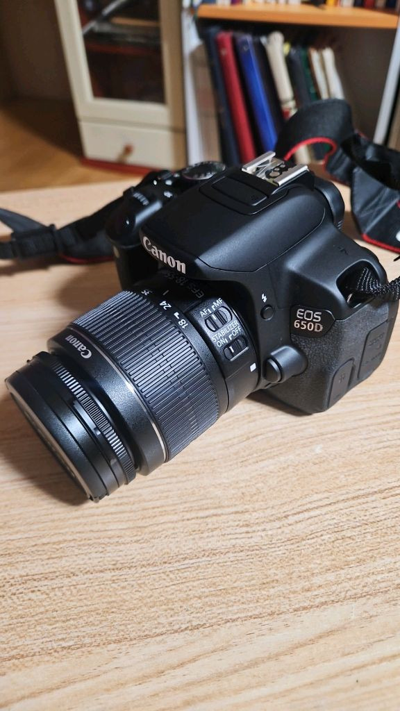 캐논 EOS 650D DSLR 카메라 이미지