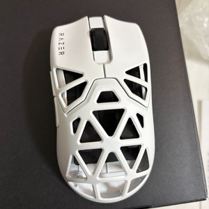 레이저 바이퍼 미니 시그니처 화이트