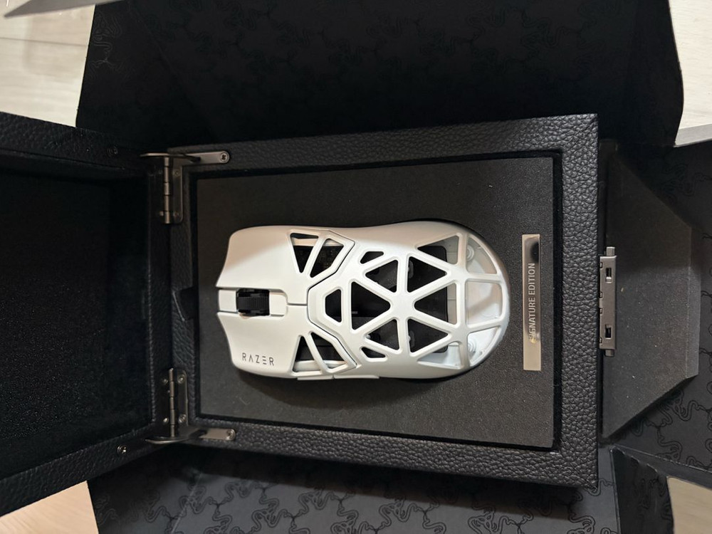 레이저 바이퍼 미니 시그니처 화이트--3