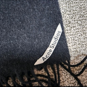 아크네스튜디오 머플러