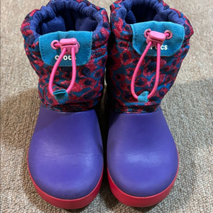 크록스 키즈 패딩부츠 c11