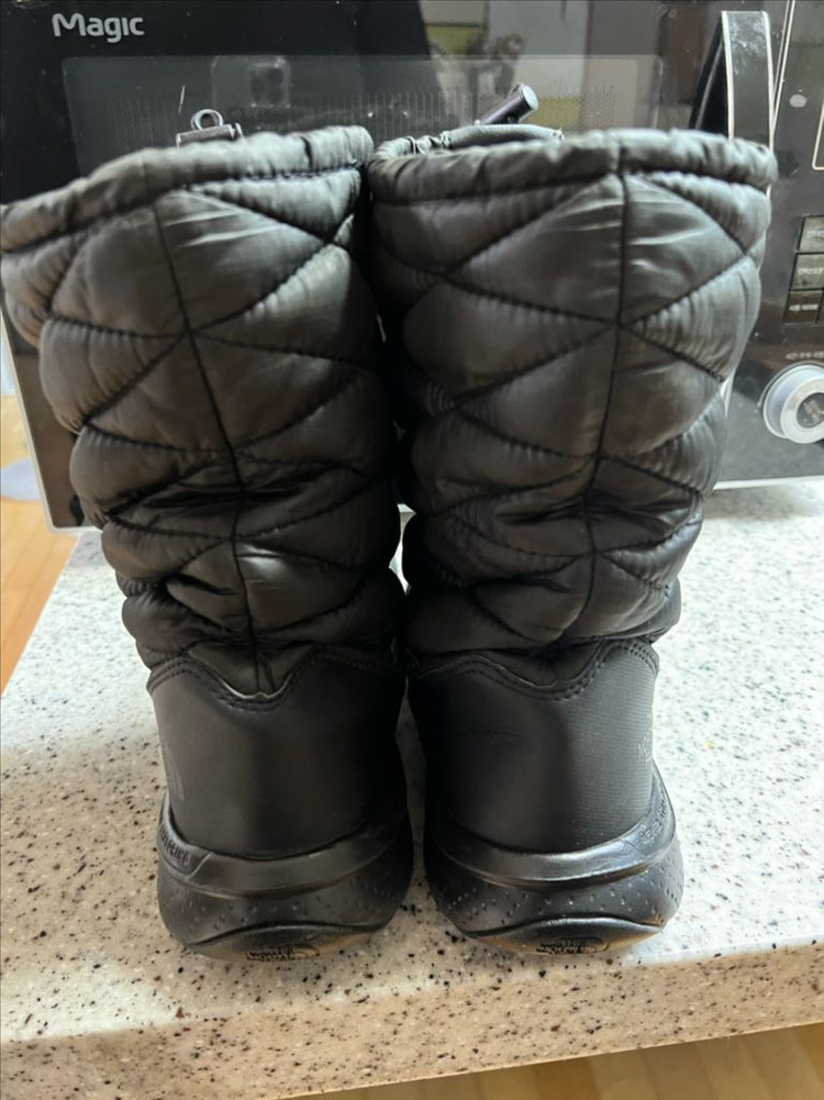 노스페이스 퀼팅 패딩부츠--1