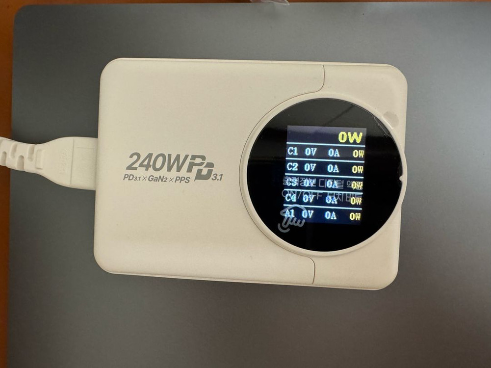 UM2 240W PD3.1 충전기(S급) & toocki 240w 1m케이블--2