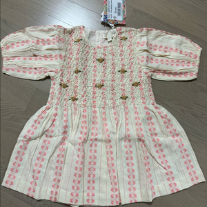 봉주르 다이어리 아이보리 자카드 스모크 블라우스 8y / 새싱품