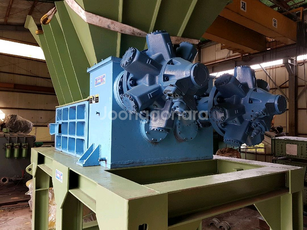 [신품급]국100마력 파쇄기 초특가 판매얼마 사용 안한 신품급 입니다아래 실물 사진참조W900xH700xL1500나--1