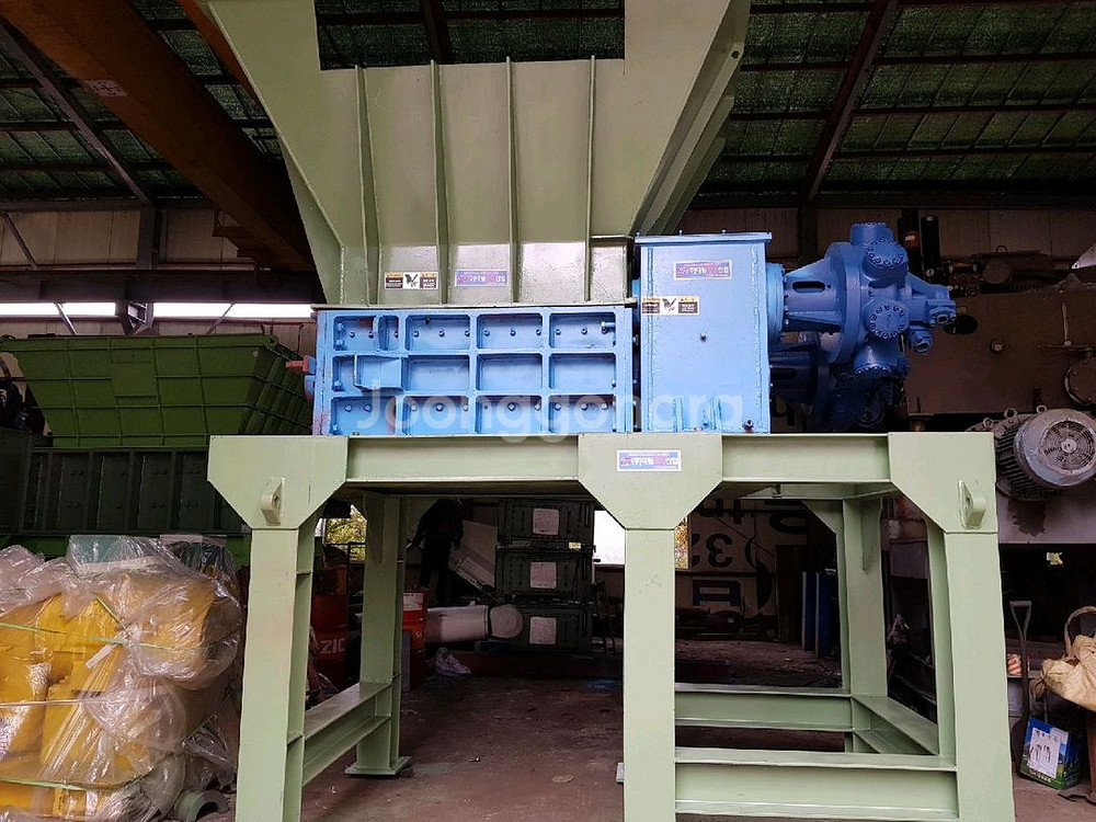 [신품급]국100마력 파쇄기 초특가 판매얼마 사용 안한 신품급 입니다아래 실물 사진참조W900xH700xL1500나--2