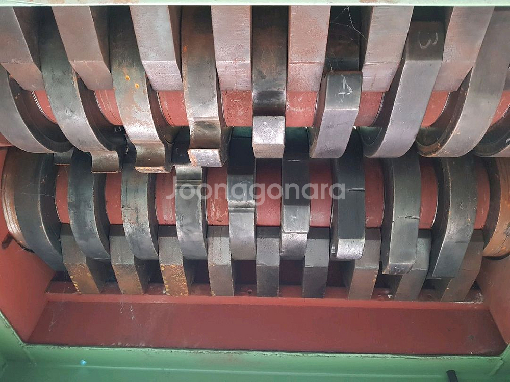 [신품급]국100마력 파쇄기 초특가 판매얼마 사용 안한 신품급 입니다아래 실물 사진참조W900xH700xL1500나--4