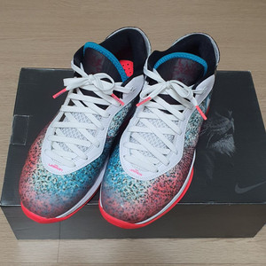 나이키 르브론8 마이애미나이트 275사이즈 18만원