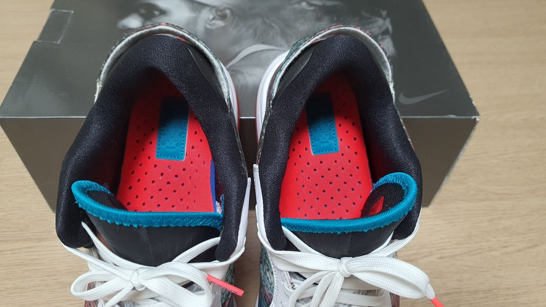 나이키 르브론8 마이애미나이트 275사이즈 18만원--1