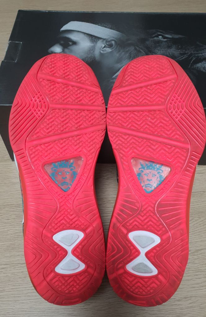 나이키 르브론8 마이애미나이트 275사이즈 18만원--4