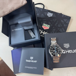 태그호이어 아쿠아레이서프로페셔널 300 데이트