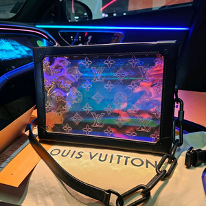 루이비통 모노그램 프리즘 소프트 트렁크 크로스백 버질 (새상품)