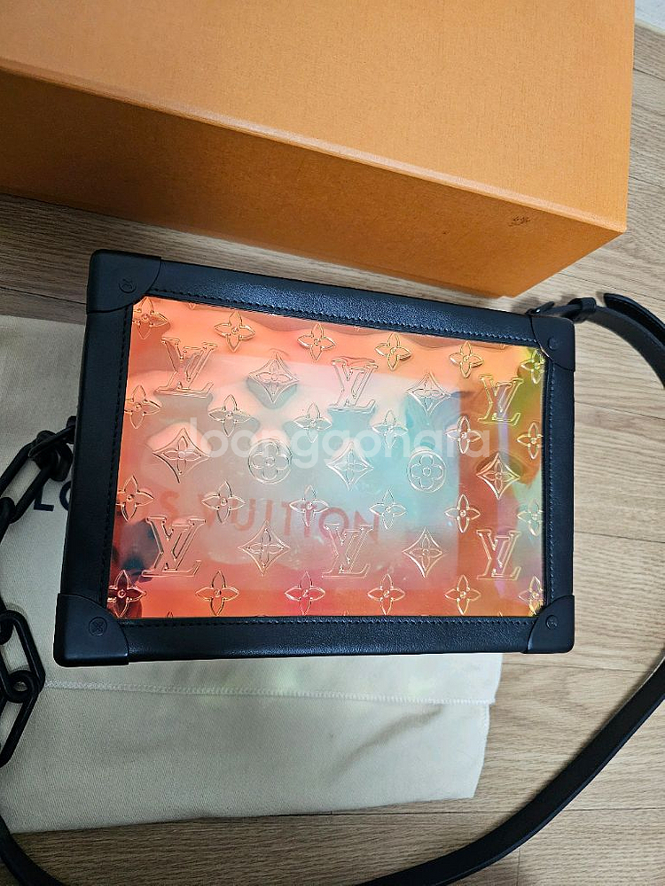 루이비통 모노그램 프리즘 소프트 트렁크 크로스백 버질 (새상품)--5