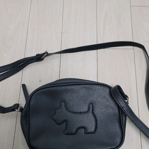 아가타 블랙 크로스백