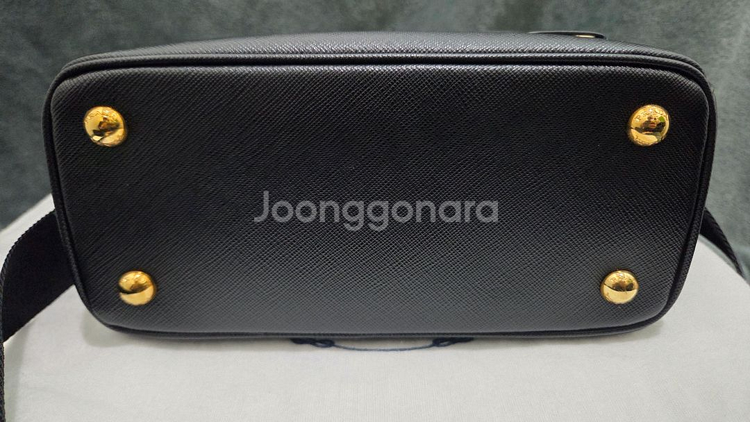 프라다 갤러리아 사피아노 마이크로 럭스 숄더 토트백 (1BA296)--4