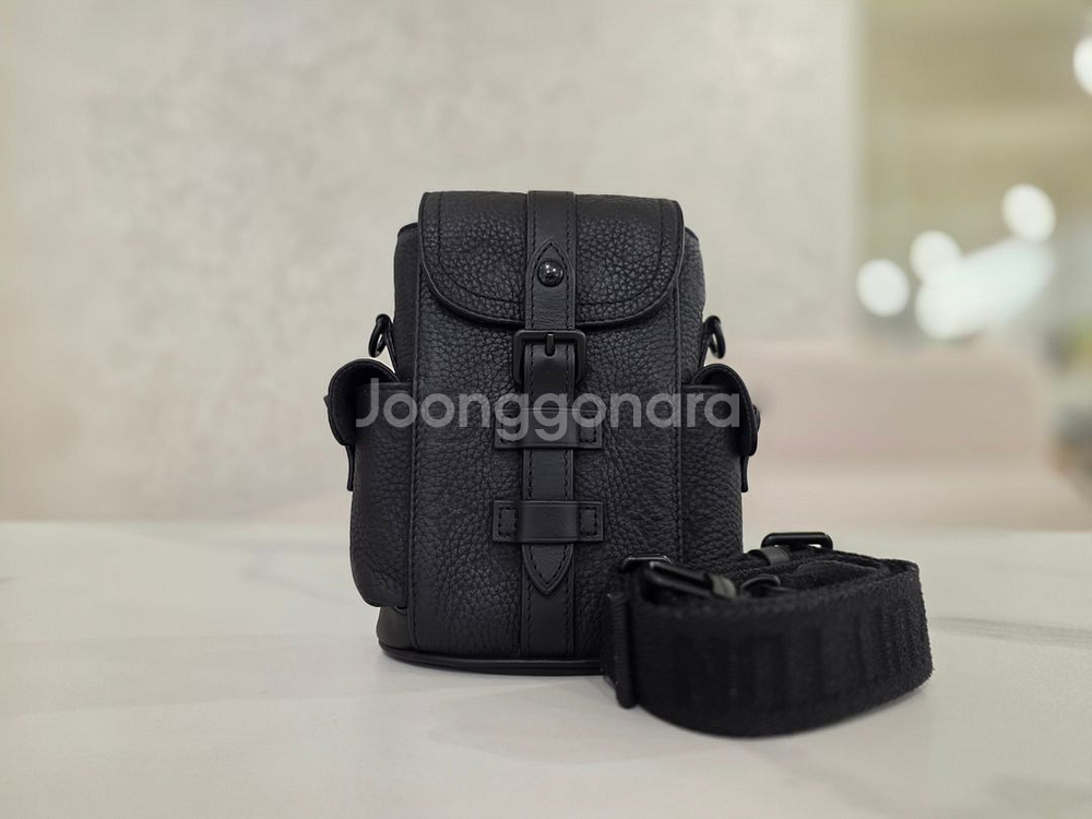 루이비통 M83164 나노 크리스토퍼 미니 크로스백--2