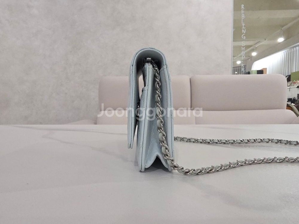 (미착용급)샤넬 클래식 월렛 온 체인 WOC 캐비어 민트 AP0250--2