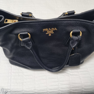 프라다 블랙 가죽 토트 숄더백 새상품 판매 (1BA794)