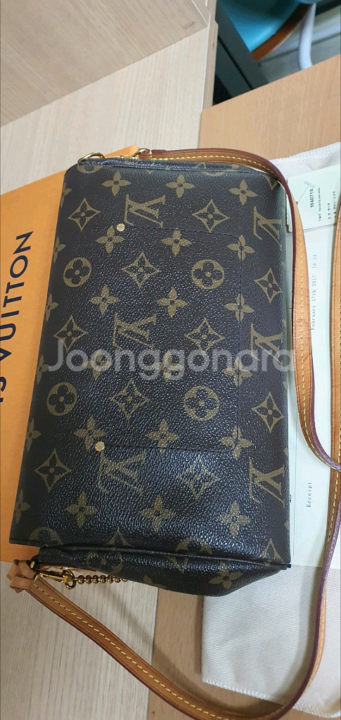 루이비통 페이보릿MM 크로스백 정품A급(영수증O)구찌프라다디올고야드샤넬셀린느보테가생로랑버버리발렌시아가--3