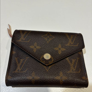 모노그램 반지갑