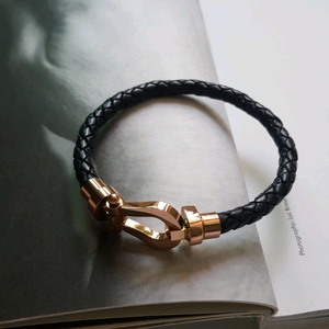 가죽팔찌 써지컬팔찌 남녀공용 새제품