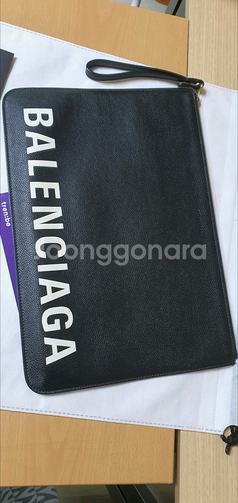 발렌시아가 라지 클러치백 정품A급(감정O)구찌프라다루이비통디올고야드샤넬셀린느보테가생로랑버버리--1