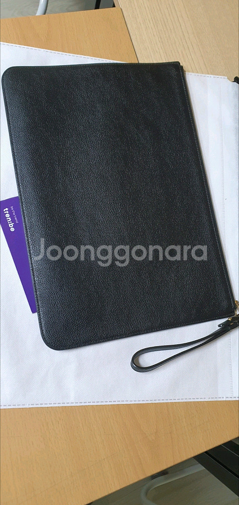 발렌시아가 라지 클러치백 정품A급(감정O)구찌프라다루이비통디올고야드샤넬셀린느보테가생로랑버버리--2