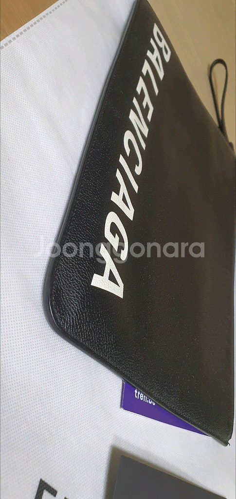 발렌시아가 라지 클러치백 정품A급(감정O)구찌프라다루이비통디올고야드샤넬셀린느보테가생로랑버버리--7