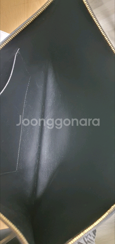 발렌시아가 라지 클러치백 정품A급(감정O)구찌프라다루이비통디올고야드샤넬셀린느보테가생로랑버버리--8