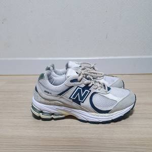뉴발란스 2002R 운동화 230 이미지