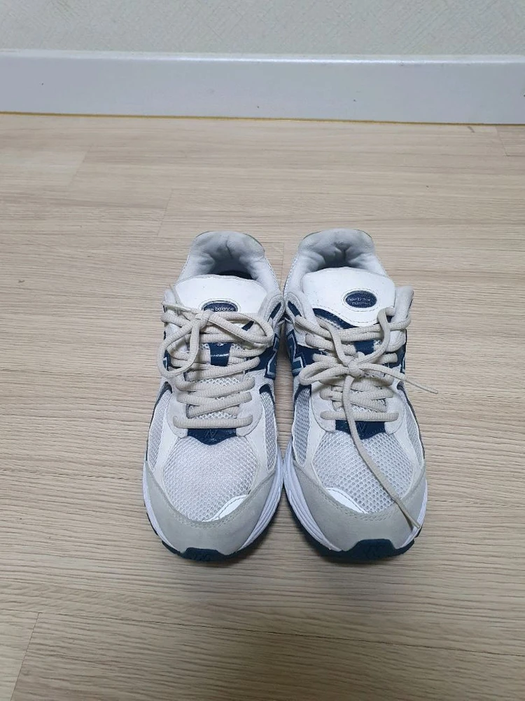 뉴발란스 2002R 운동화 230 이미지