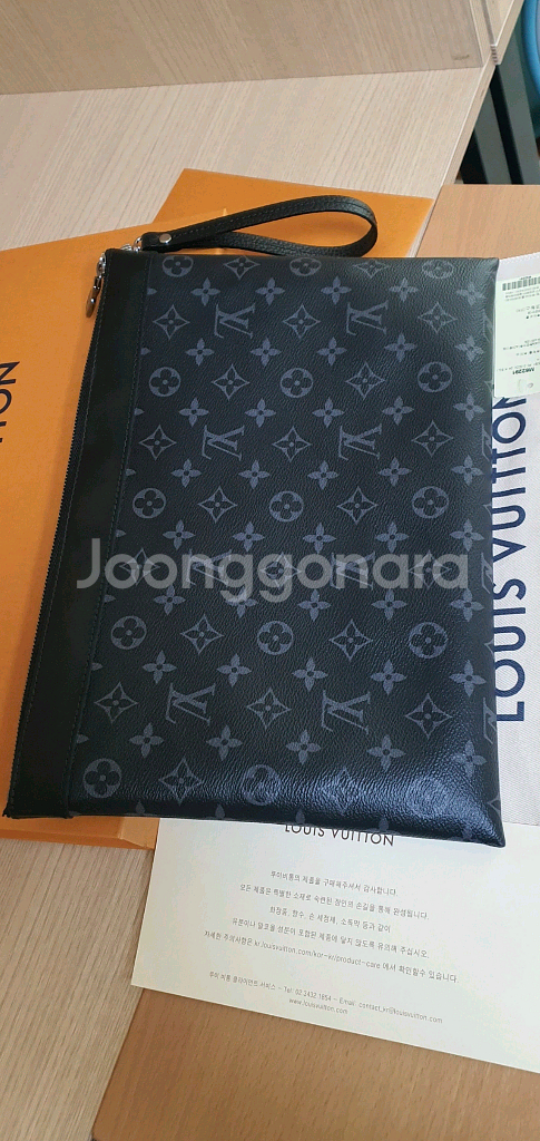 루이비통 이클립스 클러치백 새상품급 정품(감정O)구찌프라다루이비통디올고야드샤넬셀린느보테가생로랑버버리발렌시아가가방--2