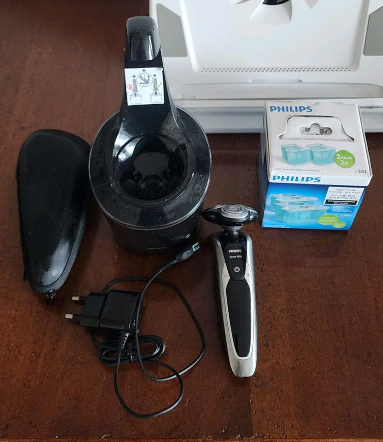 필립스 시리즈 i9000 전기면도기 세트--2
