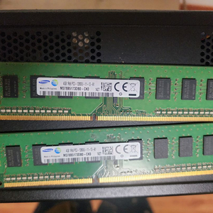 삼성 DDR3 4GB PC3-12800U 램 2개 가격임