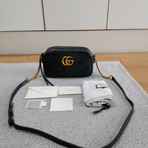 정품 구찌 GG 마몽 마몬트 마틀라세 스몰 카메라백 크로스백