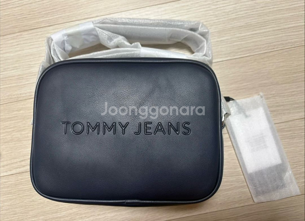 타미힐피거 카메라백 네이비 새제품(택포)--3