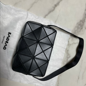 바오바오 이세이미야케 cuboid 크로스백