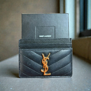 생로랑 423291 블랙 캐비어 스킨 마틀라세 금장 카드지갑 팝니다