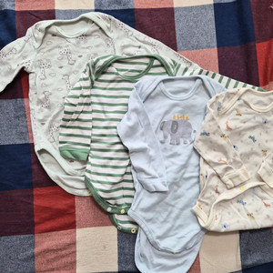 유니클로 바디수트 80 4벌