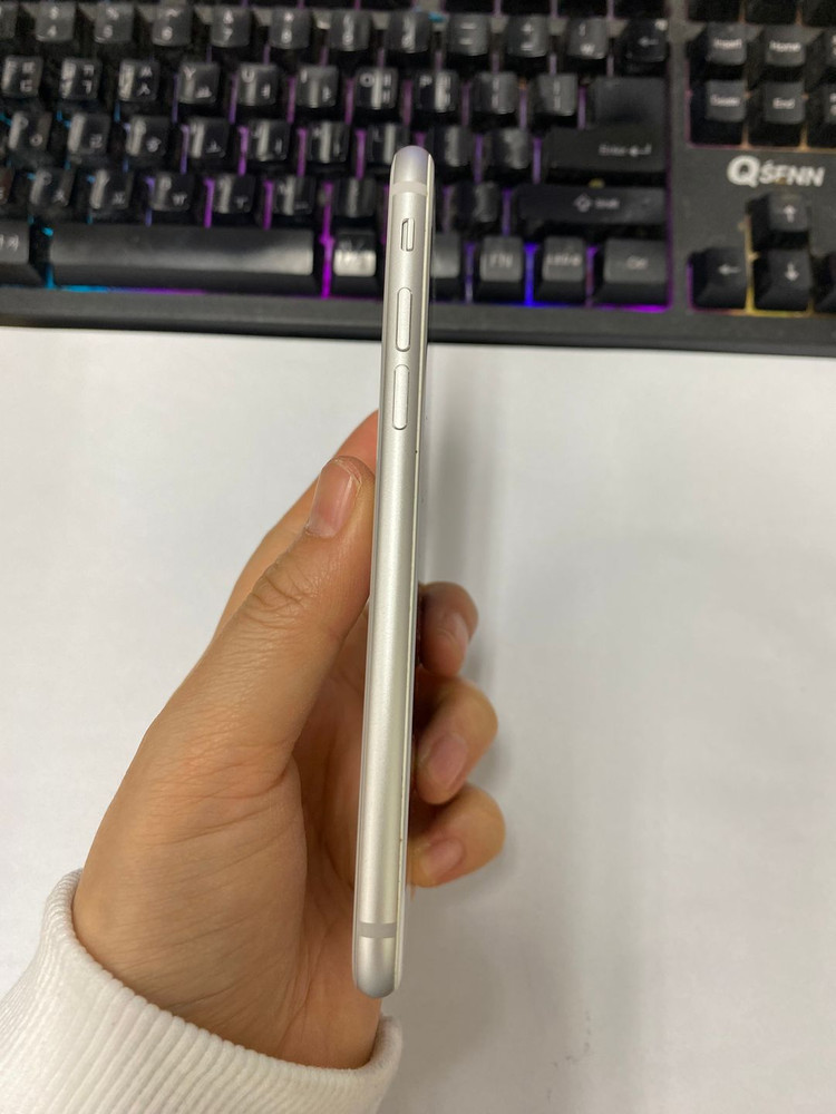 .아이폰8 실버 SSS급 64GB 배터리성능100% 빈티지카메라 추천 자녀폰 추천 098375 이미지