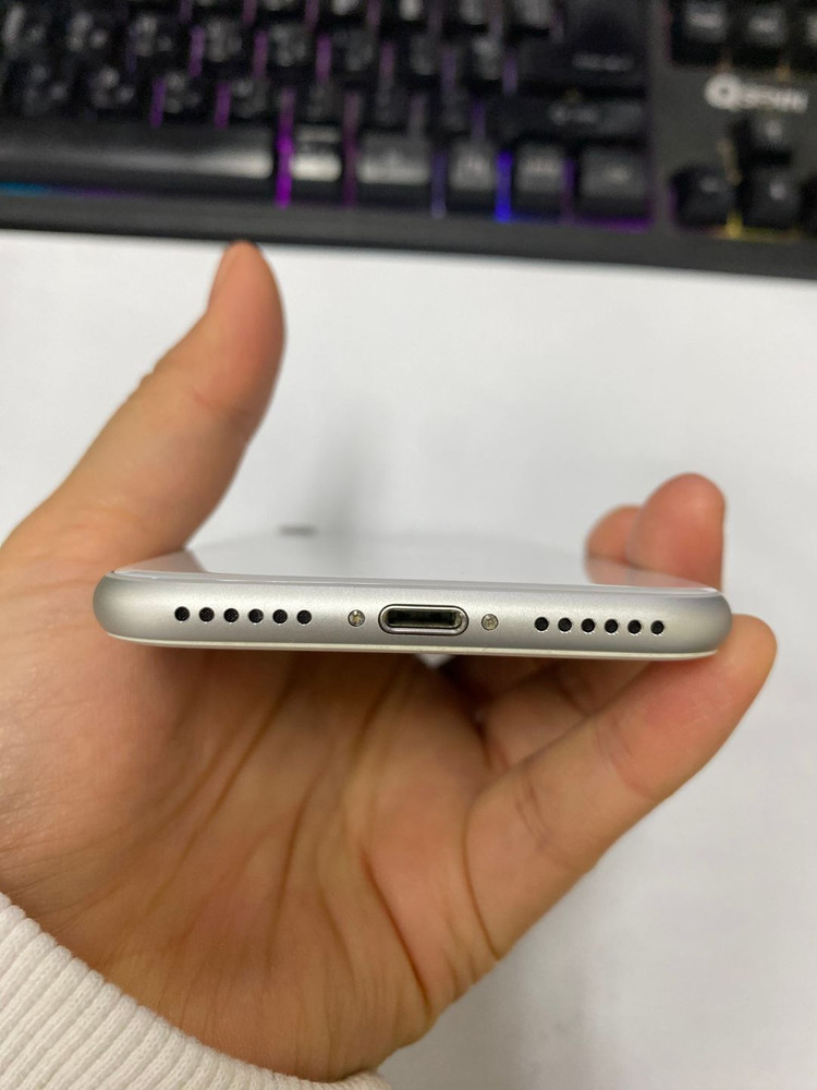 .아이폰8 실버 SSS급 64GB 배터리성능100% 빈티지카메라 추천 자녀폰 추천 098375 이미지