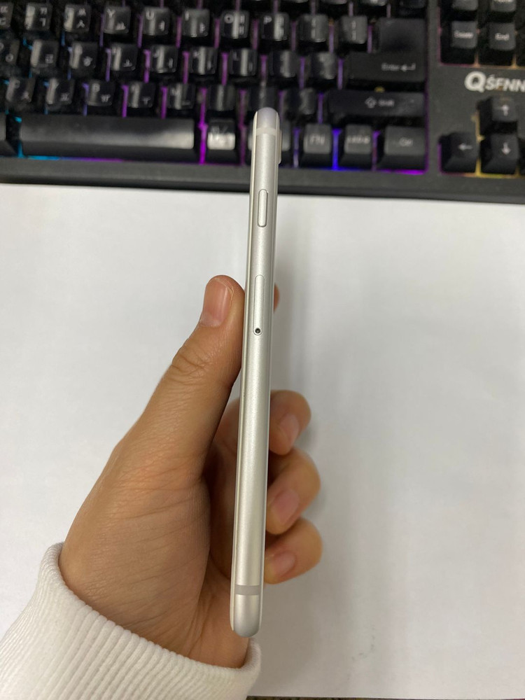 .아이폰8 실버 SSS급 64GB 배터리성능100% 빈티지카메라 추천 자녀폰 추천 098375 이미지