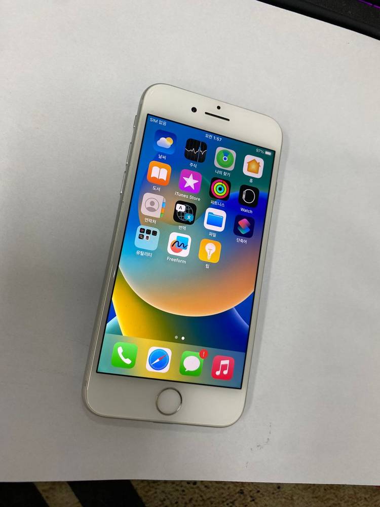 .아이폰8 실버 SSS급 64GB 배터리성능100% 빈티지카메라 추천 자녀폰 추천 098375 이미지