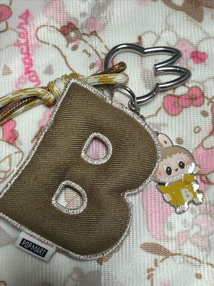 라부부 이니셜 키링--1