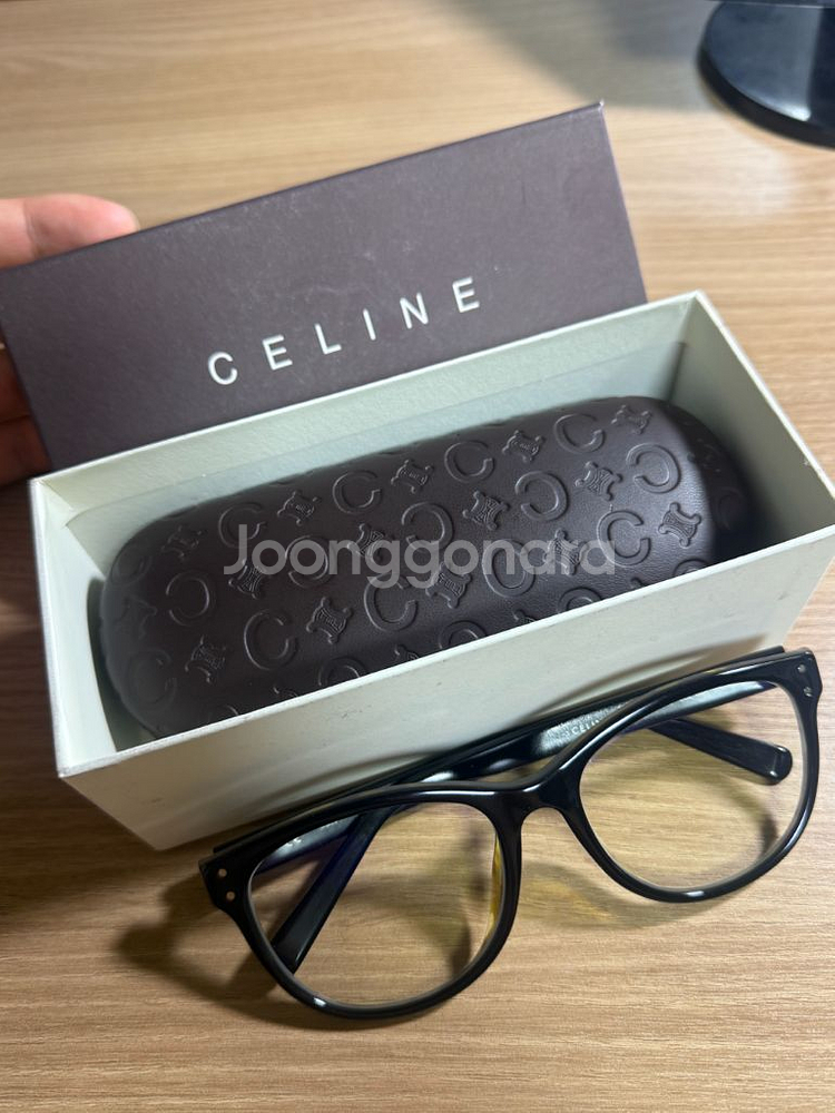 셀린느 뿔테안경--1