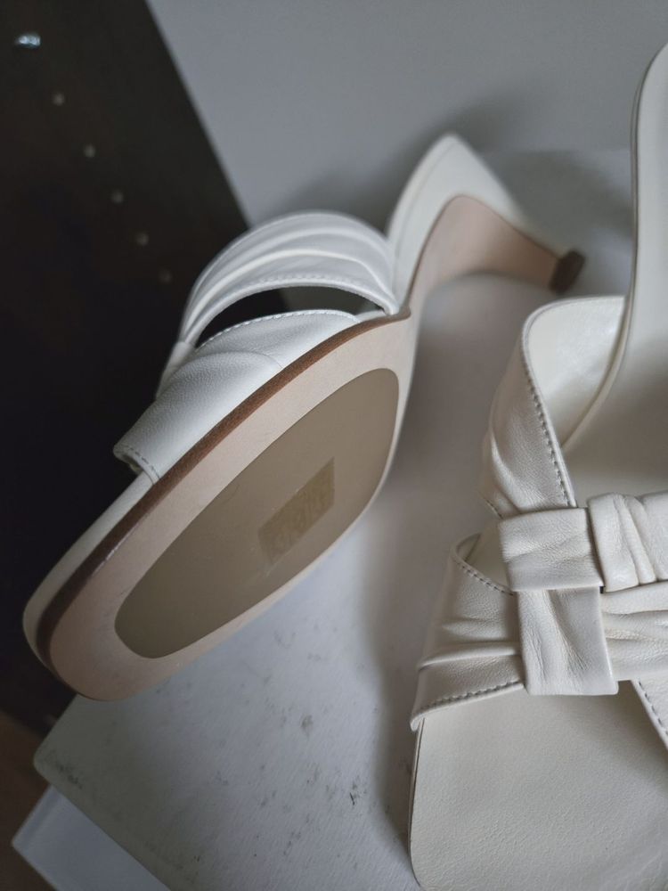 더로우 [The Row] 뮬 샌들 이미지